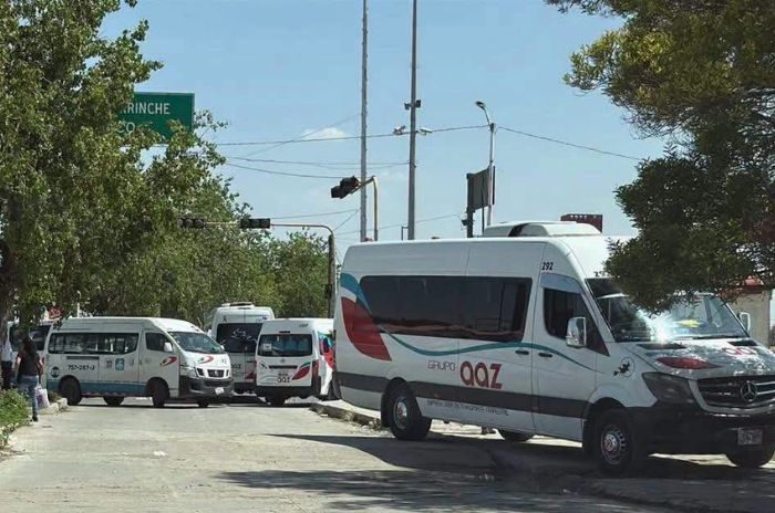 Bloqueos de operadores de las rutas Citrus y Las Brujas AAZ afectaron la circulación y el servicio de transporte público en Zumpango.
