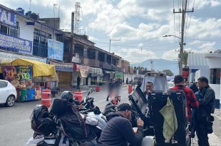 De acuerdo con el reporte policial, dos sujetos en una motocicleta color negro, marca Pulsar, llegaron y les dispararon directamente.