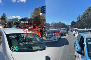 En las ventanas de sus unidades  instalaron la leyenda #justiciaporoscar