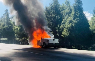 #Urgente: Cerrada la México-Toluca por incendio de camioneta