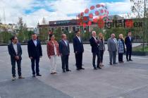 La nueva plaza tiene un símbolo de la unión con los municipios.