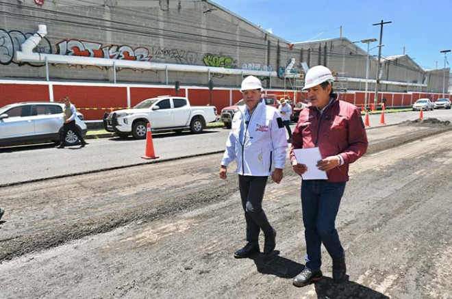 El Presidente Municipal, Ricardo Moreno, supervisó la rehabilitación integral de la calle Robert Bosch, desde Industria Minera hasta Primero de Mayo.