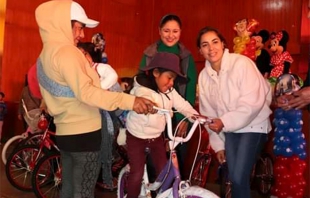 Festejan Día de Reyes a niños de #VillaVictoria, con entrega de juguetes