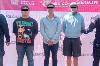 La dependencia señaló que uno de los detenidos presuntamente se dedicaba al acopio de armas que entregaba en distintos municipios mexiquenses y en la Ciudad de México.