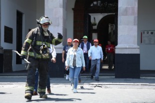 La acción tiene como objetivos informar a la ciudadanía sobre las medidas de seguridad y promover la cultura de protección civil.