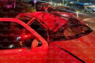 El vehículo en el que viajaba la mujer quedó involucrado en el accidente registrado sobre la carretera Toluca-Naucalpan, en Lerma.