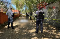 Delincuente fallece en tiroteo contra oficiales