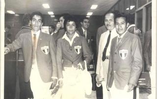 La delegación mexicana apareció en el lugar 57, encabezada por el maratonista del Estado de México, Fidel Negrete Gamboa, que orgullosamente portaba el lábaro patrio.