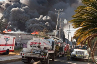 Video: Arde bodega en Ecatepec