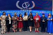 Integrantes del DIF Tlalnepantla recibieron en Bogotá, Colombia, el Premio Latinoamericano al Desarrollo Económico y Social 2026.