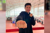 Su equipo de trabajo, liderado por Jay &quot;Panda&quot; Najar, busca potenciar su resistencia y fuerza para evitar que el combate se defina por decisión.