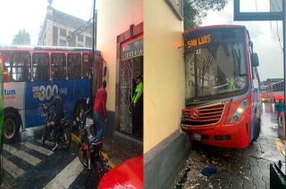 Choca camión en el centro de Toluca