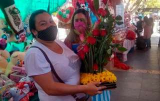 Repuntan ventas por el Día del Amor y la Amistad