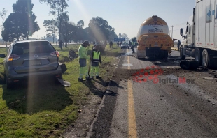 #Carambola: choca pipa contra tráiler en la Toluca-Atlacomulco