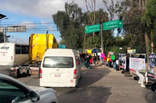 Bloqueo en Teoloyucan provoca afectaciones viales.