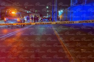 La zona del atropellamiento fue acordonada por policías municipales y estatales mientras la Fiscalía del Estado de México realizó las diligencias correspondientes.