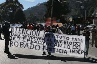 Exigen el pago de las indemnizaciones por Tren Interurbano México-Toluca