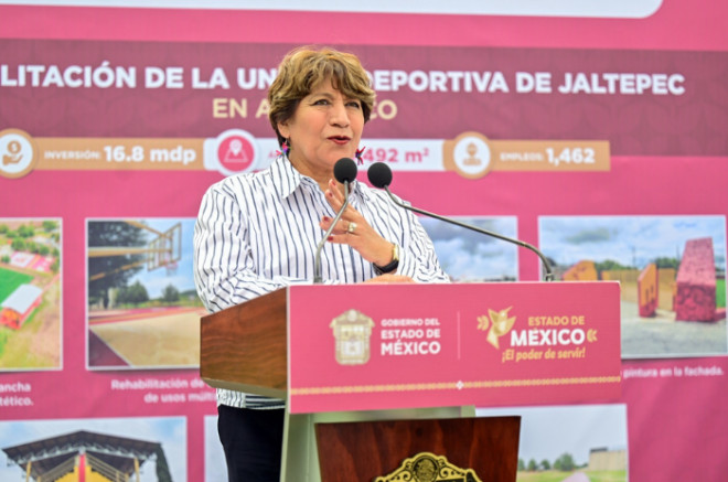La Gobernadora Delfina Gómez Álvarez durante la inauguración de la rehabilitación de la Unidad Deportiva