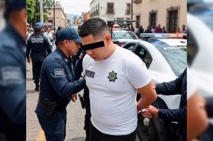 El funcionario quedó ante autoridades ministeriales tras el retiro de su arma de cargo.