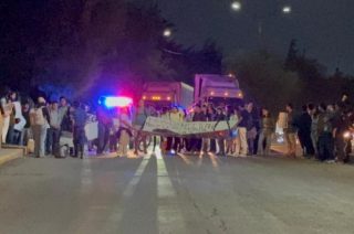 Estudiantes de la FES Cuautitlán marchan y bloquean vialidades en Cuautitlán Izcalli.