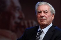 La familia también informó que, respetando la voluntad del escritor, no se llevará a cabo ningún homenaje o ceremonia pública, y su cuerpo será incinerado en los próximos días.