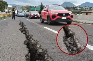 Grieta de más de 25 centímetros de ancho en el puente elevado de la carretera México-Cuautla.