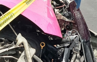 Muere taxista al impactar su unidad en Ecatepec