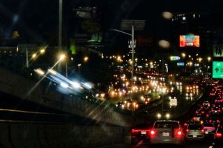 Congestionamiento vial de hasta 30 kilómetros afecta ambos sentidos de la autopista México-Querétaro por trabajos de mantenimiento.