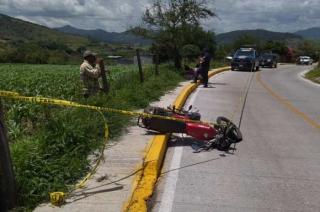 El joven estaba aprendiendo a manejar