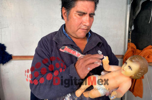 Alba Camacho Romo, comerciante dedicada a la venta de vestimenta, explicó que en años recientes se ha dejado atrás el uso de atuendos temáticos para optar por estilos más tradicionales o neutros.