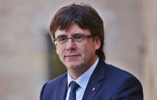 Retiran cargos internacionales contra Puigdemont