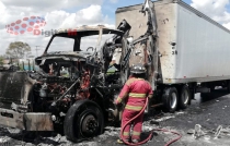 #Lerma: se incendia tráiler en la Lerma-Tres Marías; chofer se salva