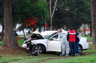 El percance sucedió durante los primeros minutos del sábado sobre la carretera Toluca-Palmillas.