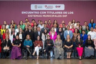 Reunión de gobernadora y titulares de DIF municipales.