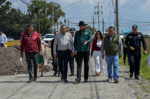 Ricardo Moreno y Adolfo Solís, alcaldes de Toluca y Almoloya, respectivamente, en el inicio de la rehabilitación.