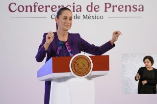 Sheinbaum resaltó que la próxima semana se presentará este programa de bacheo para carreteras federales, junto con el secretario de Infraestructuras, Comunicaciones y Transportes, Jesús Esteva Medina.