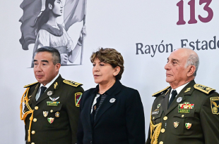 La gobernadora del Edoméx encabezó la ceremonia en la 22/a Zona Militar y entregó reconocimientos a mujeres integrantes de las Fuerzas Armadas.