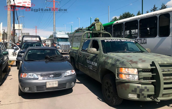 Redoblan operativos de revisión al transporte público en el Valle de Toluca