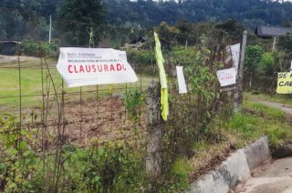 La Profepa colocó sellos de clausura en un predio de San Simón El Alto, en Valle de Bravo, donde se habilitaba una pista de motocross sin autorización ambiental.