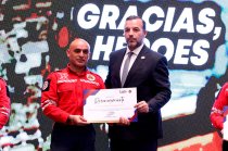Justo Núñez reconoció la labor de los bomberos y de las corporaciones que participaron en el combate y extinción del incendio registrado en la zona Terminal de Toluca.