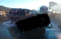 Muere pareja calcinada en accidente en Acambay