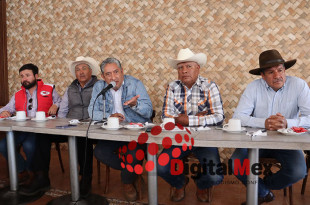 Productores de maíz del Edoméx en conferencia de prensa.