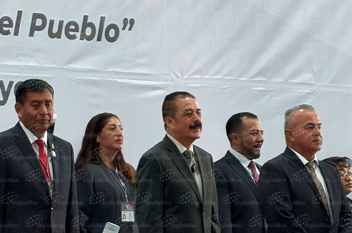 Autoridades educativas y representantes sindicales participaron en la ceremonia inaugural del XLVIII Consejo Estatal Ordinario del SMSEM.