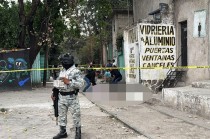 Un automóvil blanco pasó frente a ellos y desde ahí les dispararon directamente