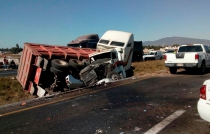 Un muerto y 10 lesionados por carambola en la México-Tulancingo