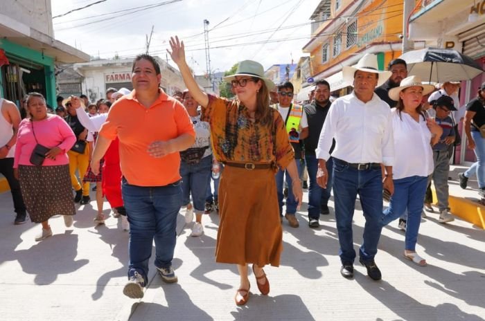 La avenida Tunal fue repavimentada con concreto hidráulico en Ecatepec, con una inversión de 8.1 millones de pesos.