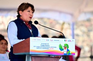 La gobernadora Delfina Gómez participó en la ceremonia previa a la justa deportiva de Santo Domingo.