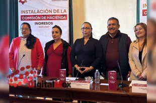 Yazmín Nájera Romero asumió como presidenta de la Comisión de Ingresos, expresando su compromiso con la transparencia para los toluqueños.