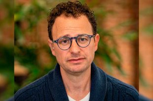 Dario Amodei advirtió que la IA podría superar la capacidad humana para controlarla en meses.