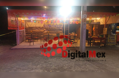 Un hombre de 53 años fue asesinado a balazos dentro de un negocio de micheladas en Xonacatlán.